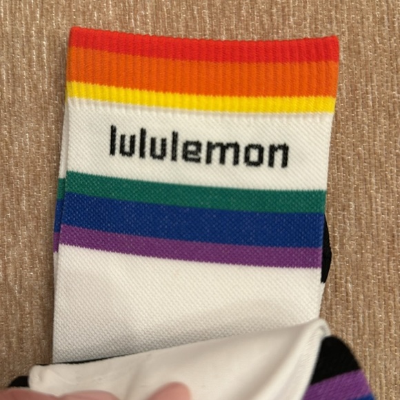 Lululemon Tale to Tell Mid Crew Socks, sz M/L - Picture 3 of 5